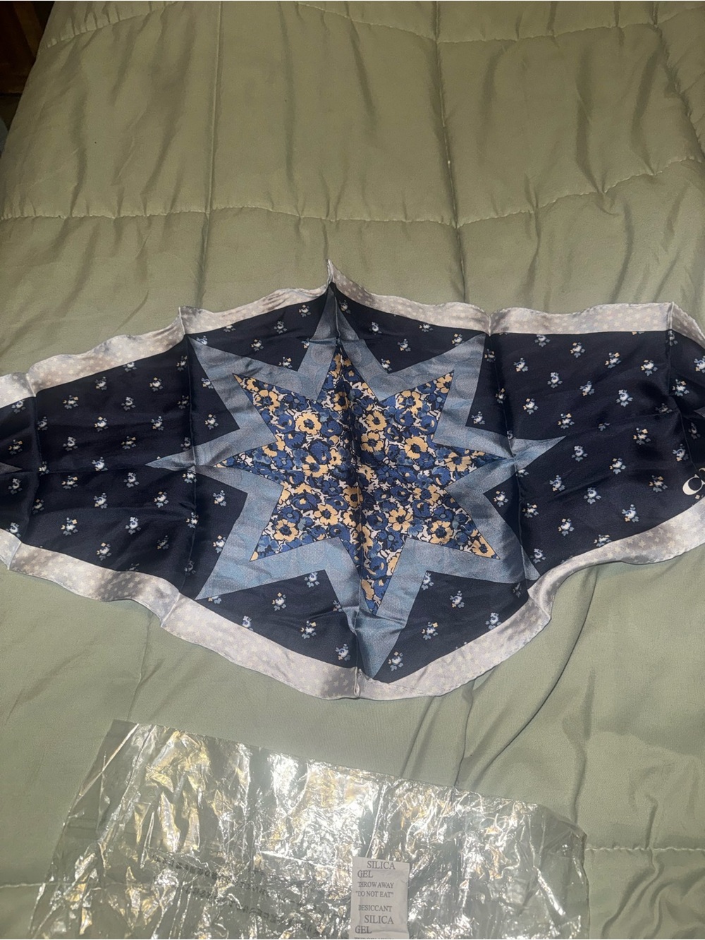 Coach denim Floral Star patch diamond silk scarf blue scarf. 224914JAX NWT